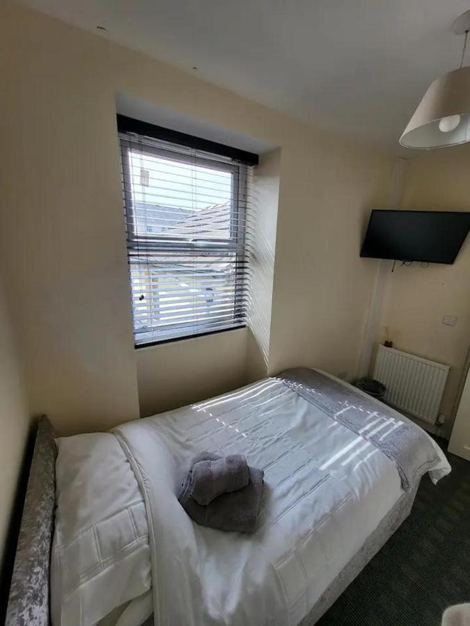 Dublin Packet - Single Room 3 Holyhead Ngoại thất bức ảnh